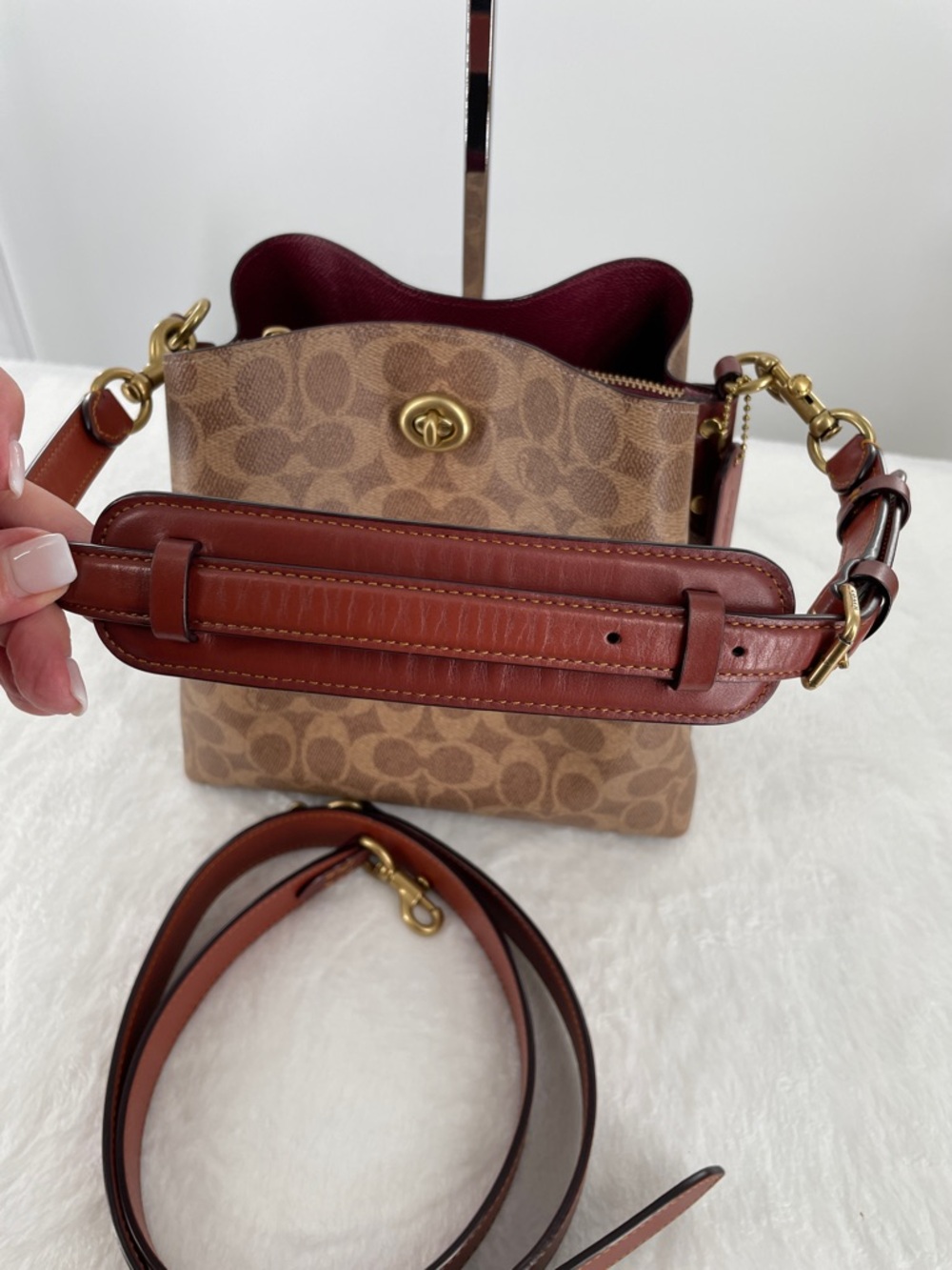 Coach Signature Leather Willow Small C3890 Bucket Bag - Picture 6 of 14